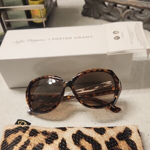 Foster Grant Women's Leopard Print Sunglasses